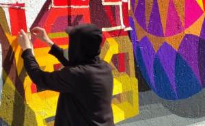В Екатеринбурге появилась первая работа партизанского стрит-арт фестиваля «Карт-бланш»