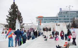 ​В ледовом городке установят 30-метровую искусственную елку