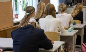 ​Школьникам Екатеринбурга разрешили не посещать занятия из-за морозов