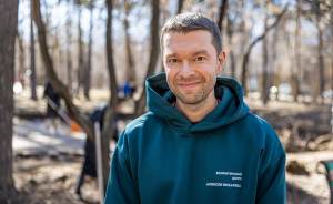 ​Алексей Вихарев с волонтерами очистил парк «Уралмаш» от мусора
