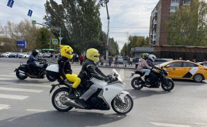 Сотни мотоциклистов проехали по Екатеринбургу в день закрытия мотосезона