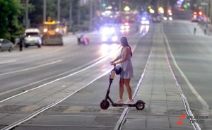 В Екатеринбурге могут запретить пользоваться электросамокатами ночью