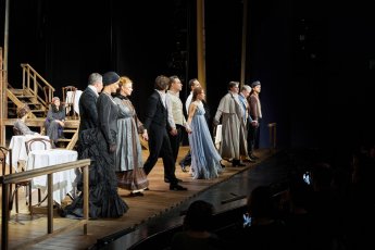 Евгений Цыганов и Илья Любимов показали в Екатеринбурге «Бесприданницу» Фоменко