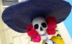 От Хэллоуина до Святок: как разные народы разговаривают с миром мертвых