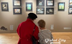 ​«Когда я рисую, я растериваю горе»: в Екатеринбурге открылась выставка наивных художников