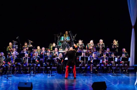 «Ирония судьбы, или С Новым годом!», Уральский государственный духовой оркестр «Уралбэнд»