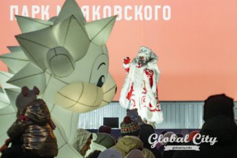 ​Дед Мороз и танцующие елки: как прошло открытие Снежного парка в Екатеринбурге