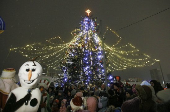 ​В каких районах Екатеринбурга появятся елки и ледовые городки