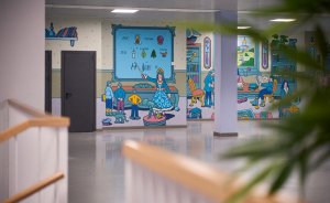 ​В школе Екатеринбурге открыли арт-объект, посвященный покровительнице города