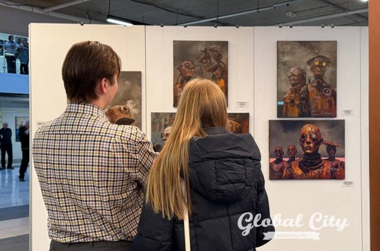 ​Пока все отдыхали, андеграундные художники работали: какой получилась выставка «Андеграунд 2026»