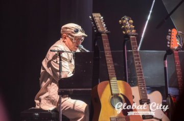 «Мне в музыке все время хотелось сделать то, чего до меня еще никто не делал»: Александр Пантыкин о свердловском роке, людях и музыке