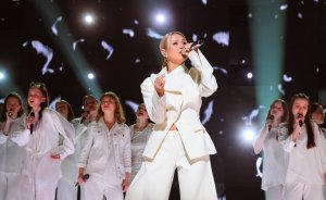 ​Клава Кока и хор Свердловской детской филармонии выступили в телевизионном шоу