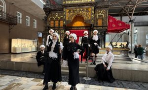 ​Каслинский павильон в ЕМИИ стал подиумом для модного показа