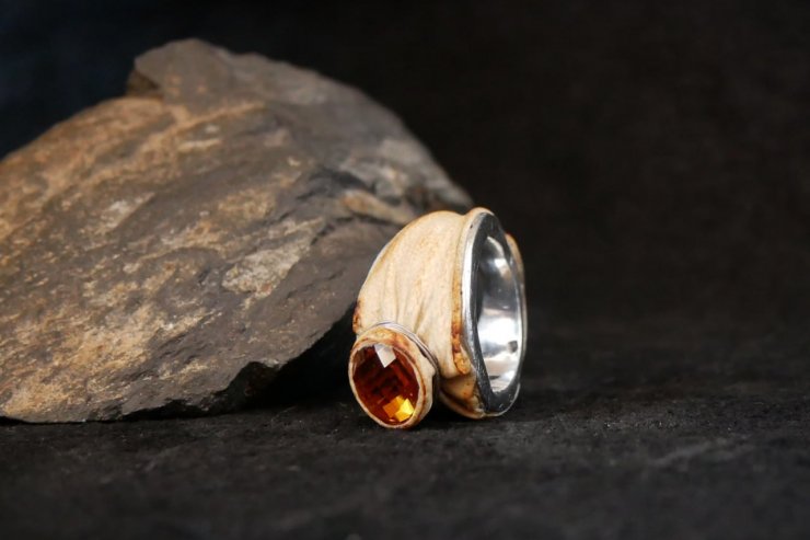 ​В Екатеринбурге покажут абсурдные ювелирные украшения