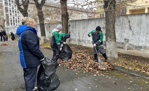 Мусор после субботников бесплатно вывезут с улиц Екатеринбурга