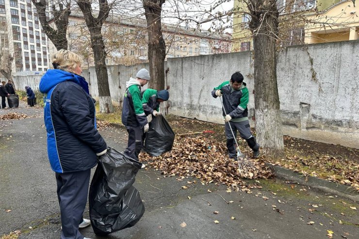 ​Мусор после субботников бесплатно вывезут с улиц Екатеринбурга