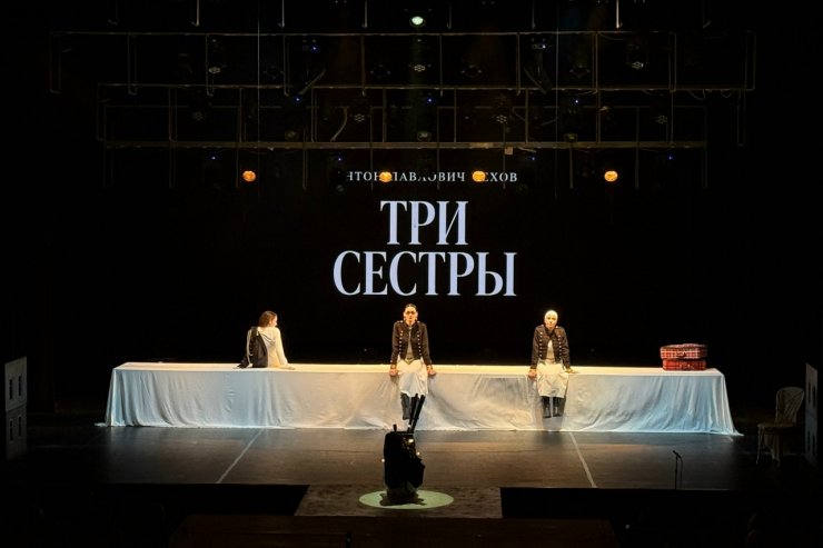 ​«Центр современной драматургии» впервые показал спектакль на большой сцене