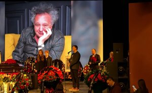 «Мы уходим в закат. Я вас очень люблю»: Екатеринбург простился с Евгением Горенбургом