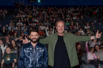 В Екатеринбурге показали кино с атмосферой Болливуда: Михаил Галустян и Марюс Вайсберг рассказали о новом фильме