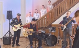 Как группа «Чайф» и проект «Тебя слышно» превратили жесты в искусство