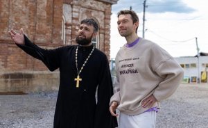 Алексей Вихарев и волонтеры продолжают восстанавливать храм под Екатеринбургом