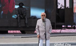 Никита Михалков предложил учредить премию имени Балабанова