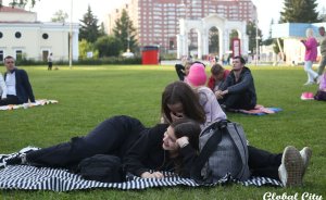 В Парке Маяковского начинает работать кинотеатр под открытым небом