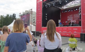 ​Автор серии книг о Тане Гроттер станет хедлайнером «Красной строки»
