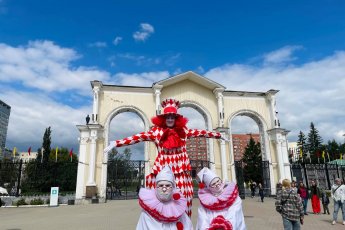Артист Cirque du Soleil и шоу Славы Полунина выступит на фестивале уличных театров