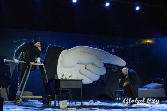 ​Театральный фестиваль «Свой»: как Саровский театр переписал «Шинель» Гоголя