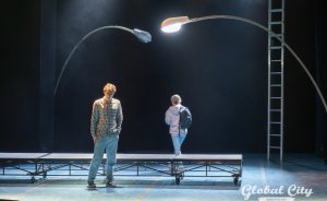 «Ты дома в среду»: Камерный театр открыл 28-й сезон на новой сцене Окружного дома офицеров