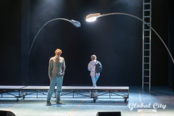 ​«Ты дома в среду»: Камерный театр открыл 28-й сезон на новой сцене Окружного дома офицеров