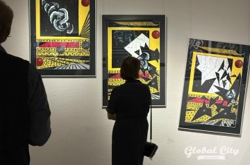 «Застывшая музыка»: в ЕМИИ открылась ретроспектива Алексея Лебедева