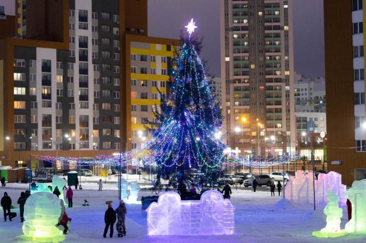Ледовые фигуры из советских мультиков появились в Екатеринбурге