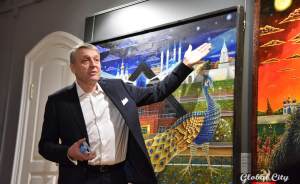 «Счастье навсегда!»: в Екатеринбурге открылась выставка казанского художника