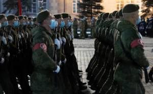 В Екатеринбурге состоялась первая ночная репетиция Парада Победы