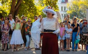 В Екатеринбурге бесплатно научат танцам прошлого столетия