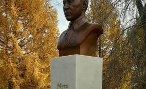 Памятник поэту-герою появился в Екатеринбурге