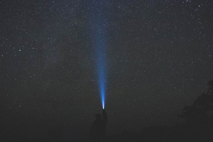 Уральцы смогут увидеть в ночном небе полет кометы