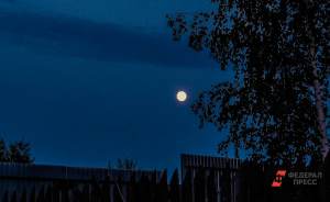 Уральские художники «украли» Луну с неба и поместили ее на Исеть