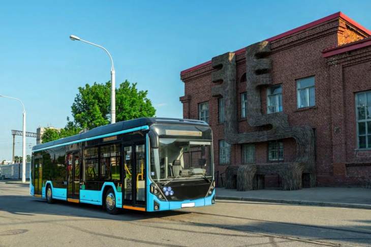 Мэр Екатеринбурга предложил горожанам выбрать цвет новых троллейбусов