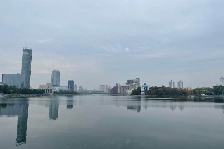 Екатеринбург с утра накрыло плотным смогом