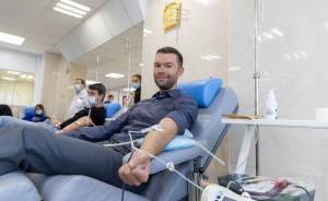Уральские депутаты стали донорами крови для военных и горожан