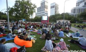 Где смотреть кино под открытым небом: топ летних кинотеатров Екатеринбурга
