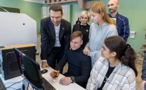 Две школы Екатеринбурга получили от депутата Вихарева современное оборудование