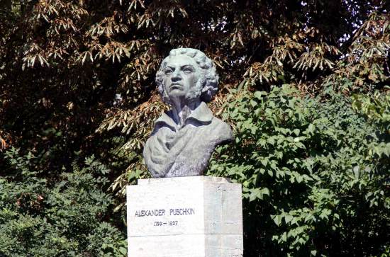 «Наше все»: как Александр Пушкин стал поэтом вне времени и вдохновил весь мир