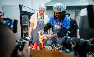 Баскетболисты Екатеринбурга приготовили гигантский бургер