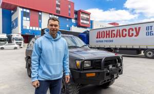Алексей Вихарев подарил военным волонтерам автомобиль