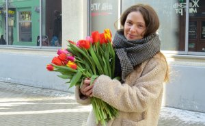 Женщины, цветы и улыбки: Global City вышел на улицы Екатеринбурга