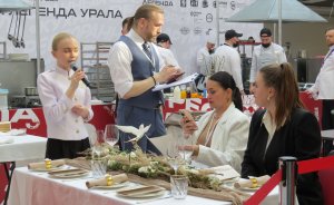 Шеф-повара Екатеринбурга представили уральские блюда на ресторанном форуме